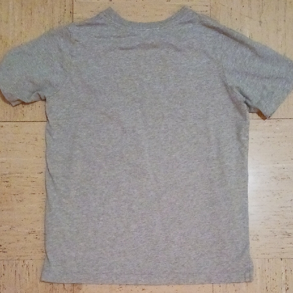 Nike Gray Graphic T-Shirt - Picture 4 of 4